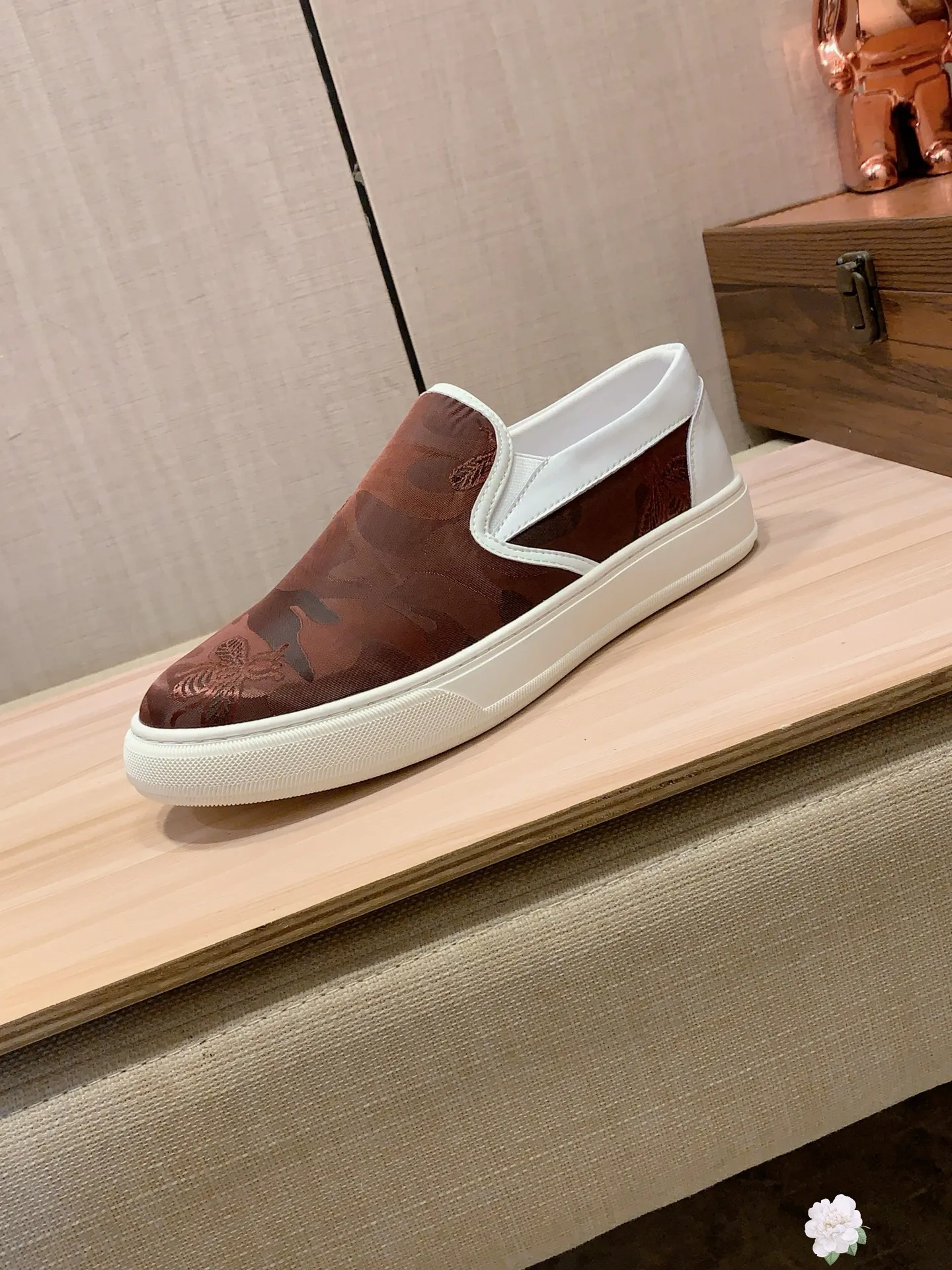 Men's men's shoes💰360💰💰🎩🎩[Lightning][Lightning] "Gucci*" The latest and most popular casual shoes, top brands [seduce] luxury~purchase, top~quality. [Strong] The upper is made of imported breathable cowhide with material ➕ breathable sheepskin lining (•) and fine workmanship. The original stylish and stylish soft rubber wear-resistant and non-slip outsole is light and comfortable on the feet. The real thing looks better when photographed in real life. No. 2661: Code: 38-44, 45 can be customized, 3️⃣ colors are available